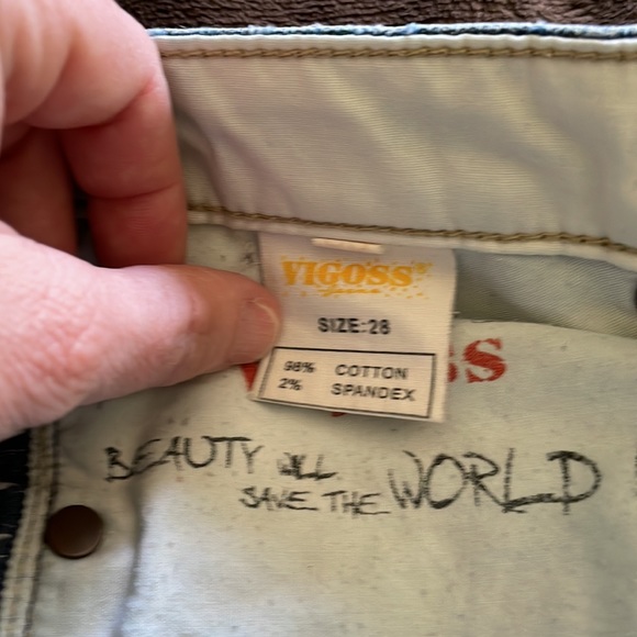 Vigoss women’s jeans. Embroidered design on pockets. Light blue worn in denim. - Picture 5 of 6